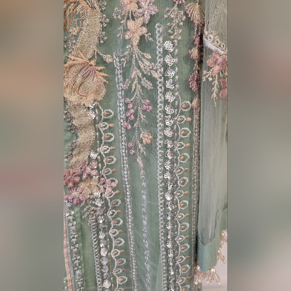Baroque Pakistani outfit - Picture 12 of 14